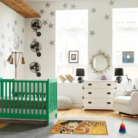 THEDECOFACTORY DISNEY - <p>Tapis Imprimé Woody De Toy Story, Disney Jaune 80x50 - Jaune 5 THEDECOFACTORY DISNEY - <p>Tapis Imprimé Woody De Toy Story, Disney Jaune 80x50 - Jaune – Image 5