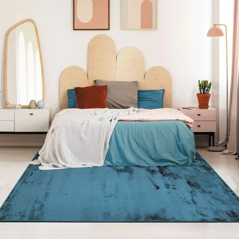 THEDECOFACTORY FLANELLE - <p>Tapis Extra-doux Effet Velours Bleu Foncé 160x230 - Bleu 5 THEDECOFACTORY FLANELLE - <p>Tapis Extra-doux Effet Velours Bleu Foncé 160x230 - Bleu – Image 5