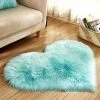 LITZEE 40 X 50 Cm / 15,7 X 19,6 Pouces Petit Coeur Forme Faux Tapis En Peau De Mouton Doux Long En Peluche Moelleux Shaggy Tapis Tapis Tapis Chambre Canapé Tapis De Sol Décoratif - Bleu Clair