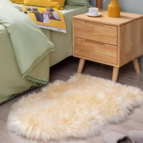 Peau De Mouton Synthétique, Tapis En Peau De Mouton,Tapis Duveteux En Fausse Fourrure, Longue Peluche Tapis Pour La Maison, Le Salon, La Chambre à Coucher,Triomphe Jaune, 60*90cm 4 Peau De Mouton Synthétique, Tapis En Peau De Mouton,Tapis Duveteux En Fausse Fourrure, Longue Peluche Tapis Pour La Maison, Le Salon, La Chambre à Coucher,Triomphe Jaune, 60*90cm – Image 4