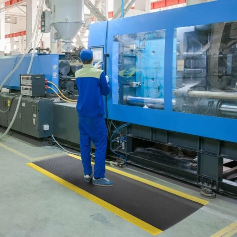 ETM Tapis Anti-fatigue Softer-Work-Mat Ribbed Noir-jaune 60 X 50 Cm - Noir/Jaune 2 ETM Tapis Anti-fatigue Softer-Work-Mat Ribbed Noir-jaune 60 X 50 Cm - Noir/Jaune – Image 2