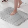 OSQI Tapis De Bain En Mousse à Mémoire De Forme Tapis De Bain Antidérapant Tapis De Bain Tapis De Douche Molleton De Corail Douceur Très Absorbant Tapis De Salle De Bain Lavable Tapis De Bain Pour Salle De Bain Cuisine Entrée 40x60 Cm Gris Clair