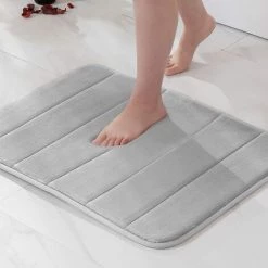 OSQI Tapis De Bain En Mousse à Mémoire De Forme Tapis De Bain Antidérapant Tapis De Bain Tapis De Douche Molleton De Corail Douceur Très Absorbant Tapis De Salle De Bain Lavable Tapis De Bain Pour Salle De Bain Cuisine Entrée 40x60 Cm Gris Clair