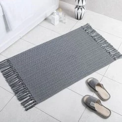 Petit Tapis Tissé Avec Pompons à Rayures Chics Ephé