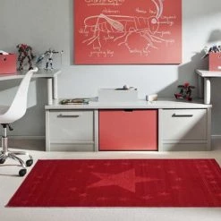 UNAMOURDETAPIS Tapis Enfant 60x110 Cm Rectangulaire BC FIRST START Rouge Chambre Adapté Au Chauffage Par Le Sol - Rouge
