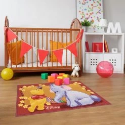 UNAMOURDETAPIS Tapis Enfant 50x80 Cm Rectangulaire WINNIE ET LUMPY Rouge Chambre Adapté Au Chauffage Par Le Sol - Rouge