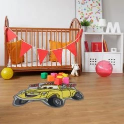 Tapis Enfant 50x80 Cm Forme Originale ARRONDIT CARS LUIGI Jaune Chambre Adapté Au Chauffage Par Le Sol - Jaune